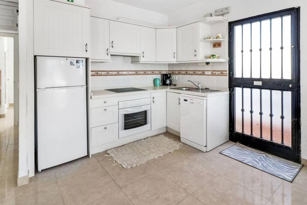 Capistrano Village B, 1 Bedroom + Free Wi-Fi Нерха Экстерьер фото